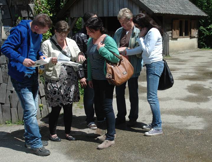 5	Das Geld, dass Sie bei uns für Teambuilding-Aktivitäten, Kindergeburtstagsfeste und Führungen bezahlen, kommt komplett den Tieren zugute, die es besonders nötig haben.